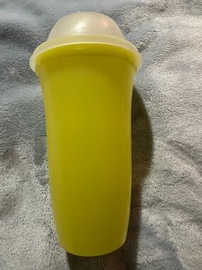 Tupperware Yellow Lime Smoothie Cup with Frosted Lid